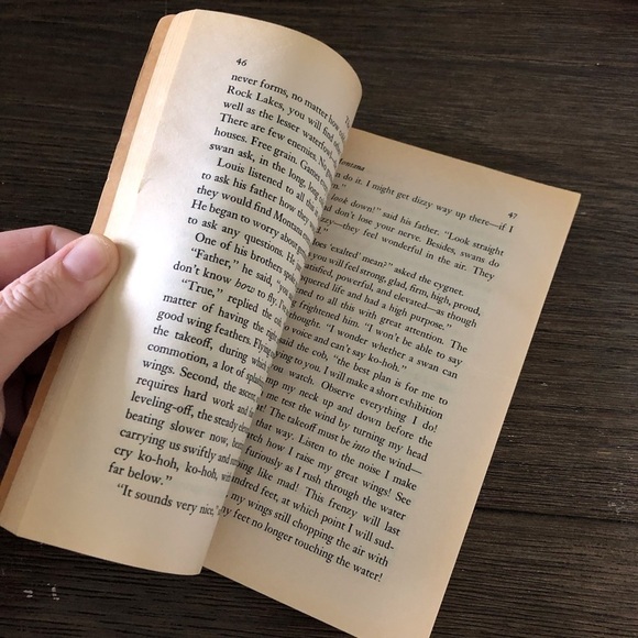 The Trump of the Swan by: E.B. White paperback book - Picture 2 of 4